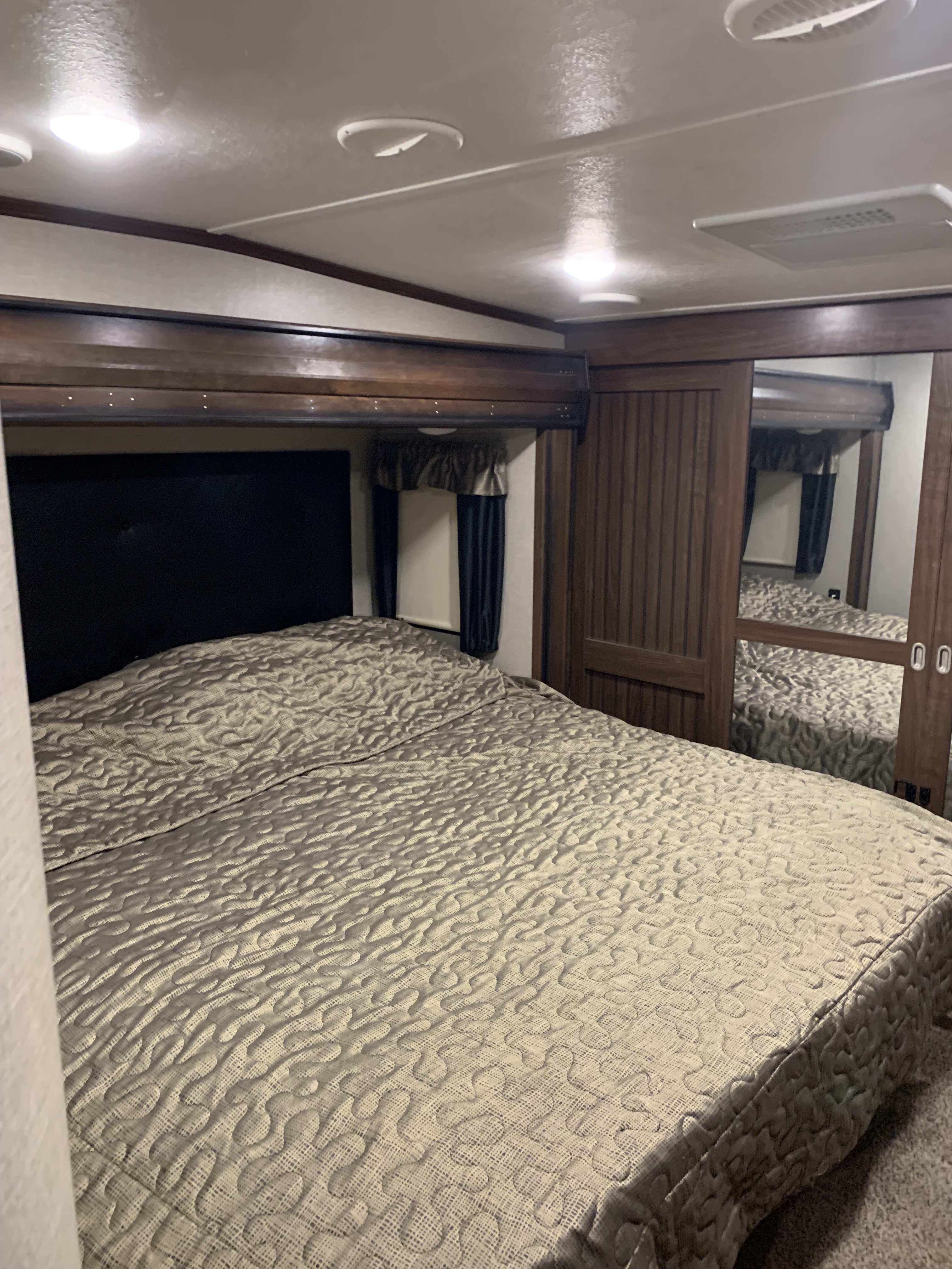 2018 Keystone MONTANA HIGH COUNTRY 370BR in manassas VA