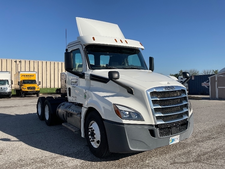 2020 FREIGHTLINER CASCADIA 126 in Earth City, MO