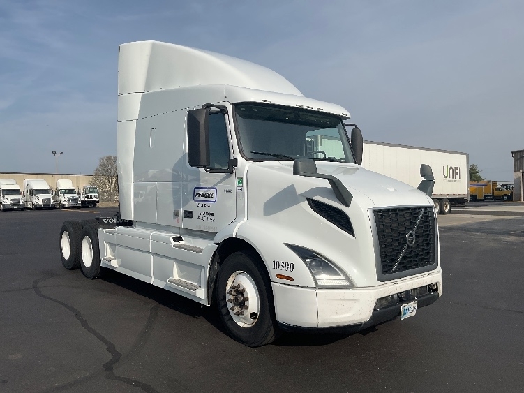 2020 VOLVO VNR64640 in Indianapolis, IN