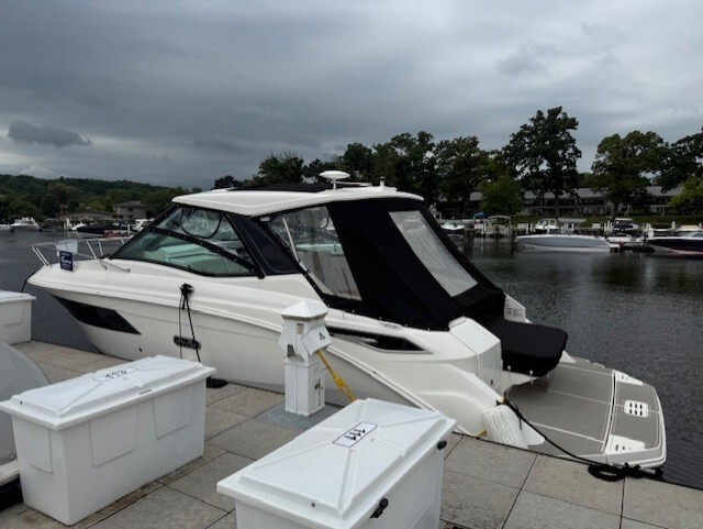 2026 Sea Ray Sundancer 320 390 in walworth WI