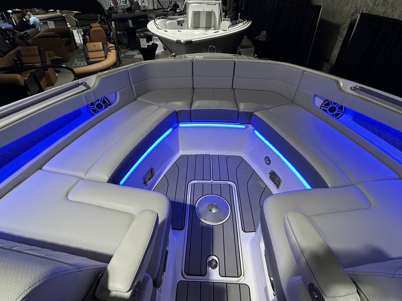 A photo of this 2026 Sea Ray SLX 310 Outboard