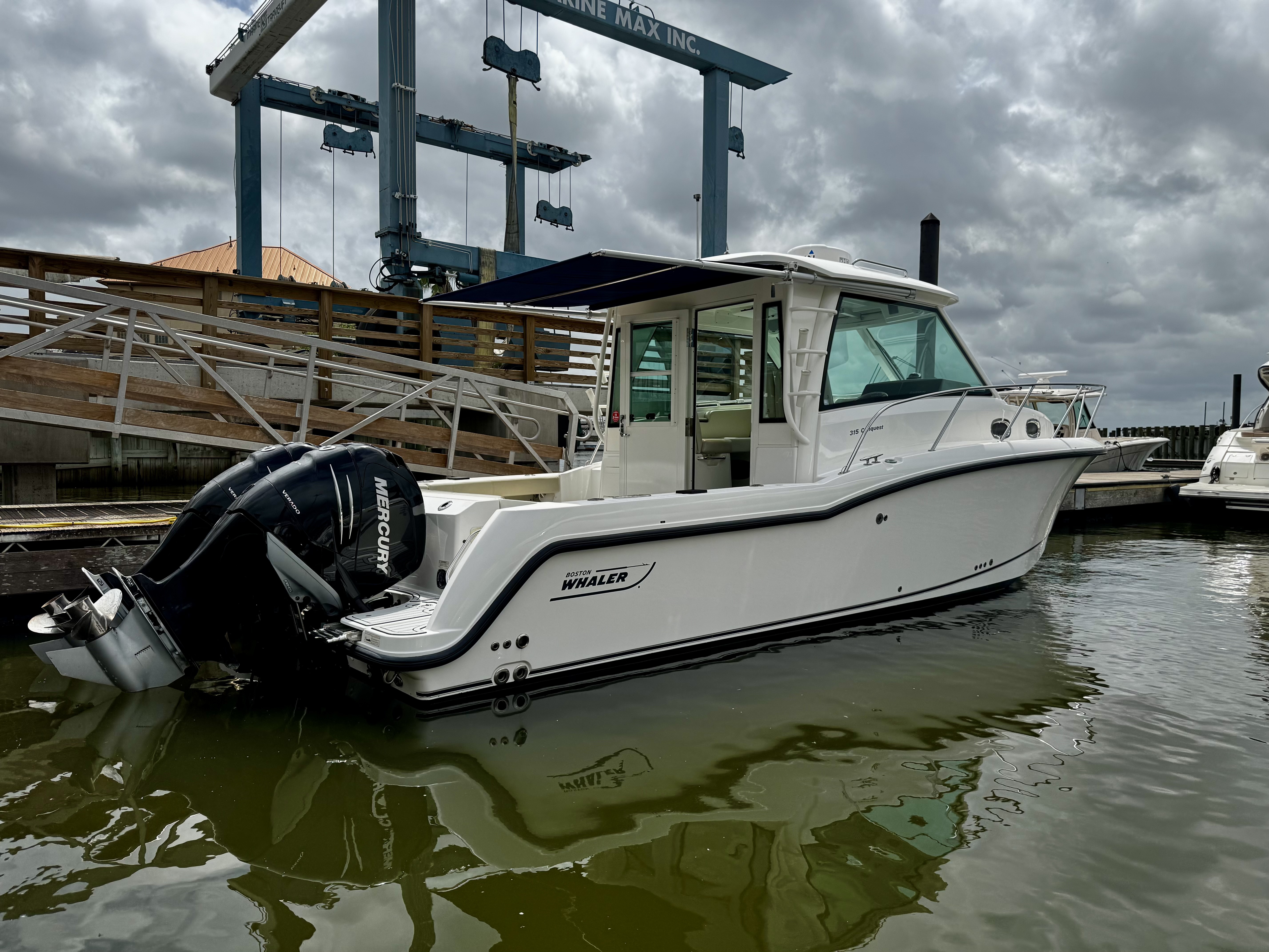 2016 Boston Whaler 315 CONQUEST in seabrook TX