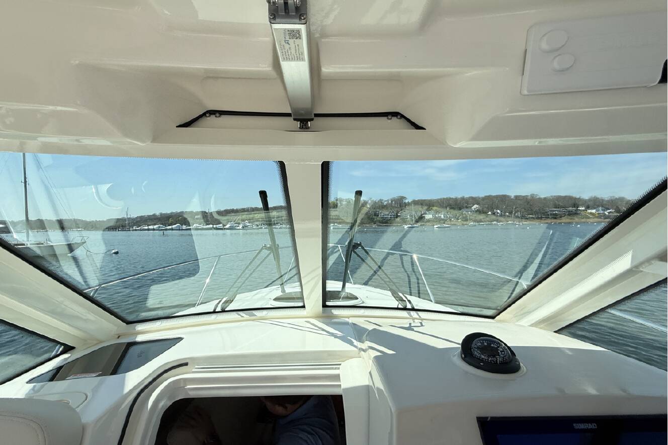 A photo of this 2026 Boston Whaler 285 Conquest