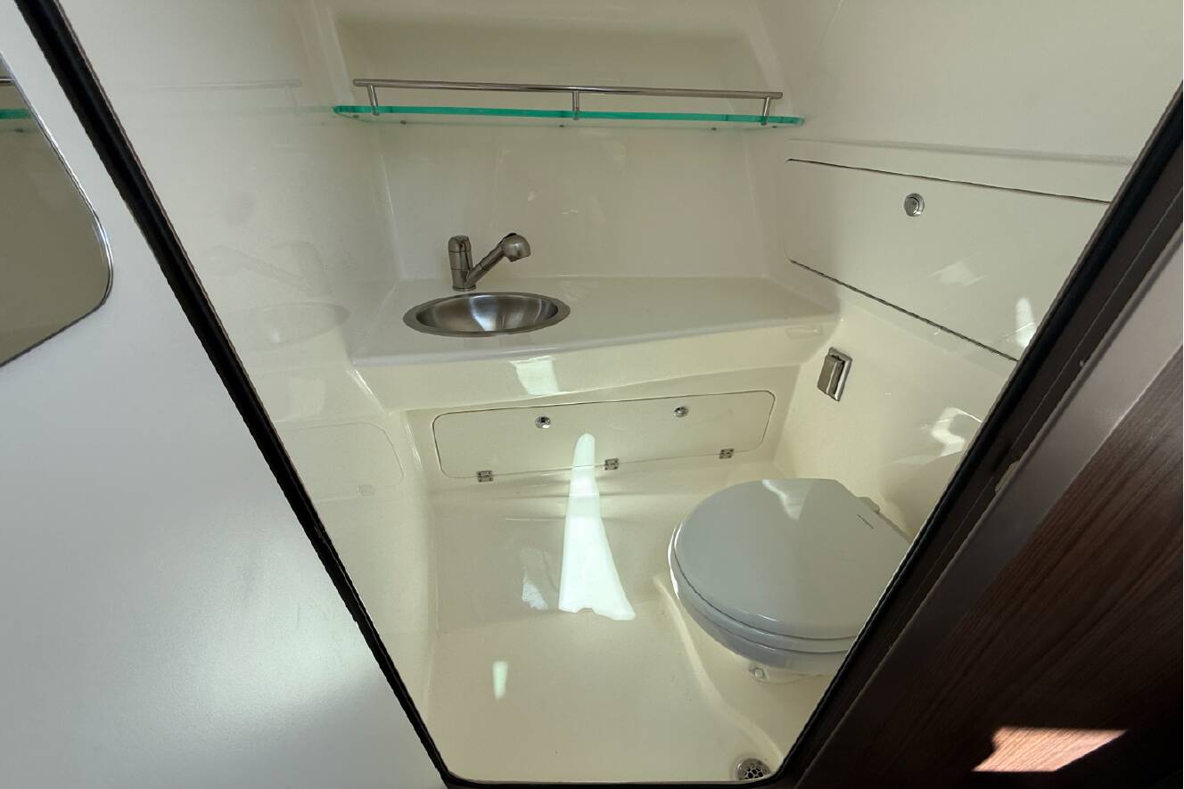 A photo of this 2026 Boston Whaler 285 Conquest