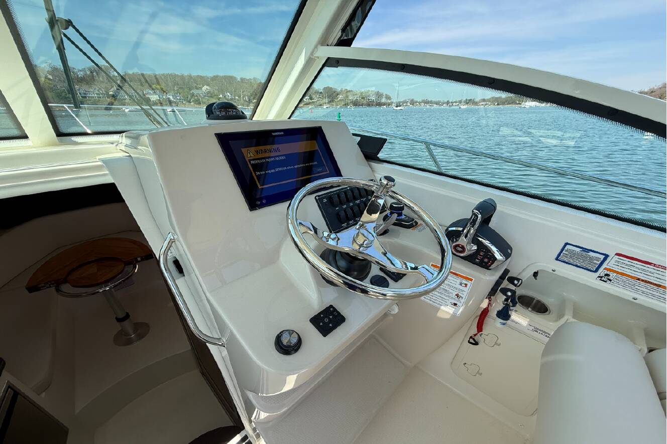 A photo of this 2026 Boston Whaler 285 Conquest