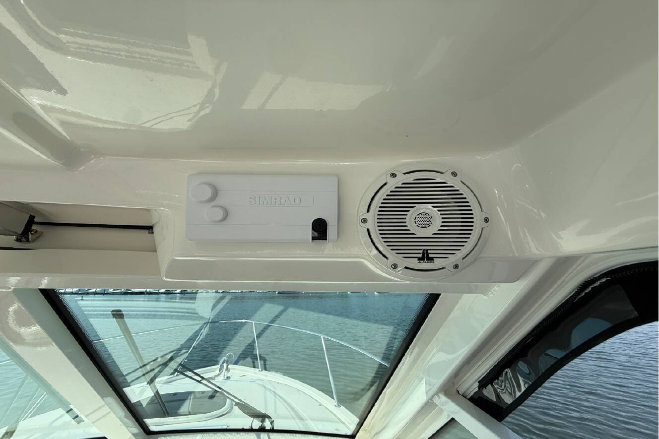 A photo of this 2026 Boston Whaler 285 Conquest