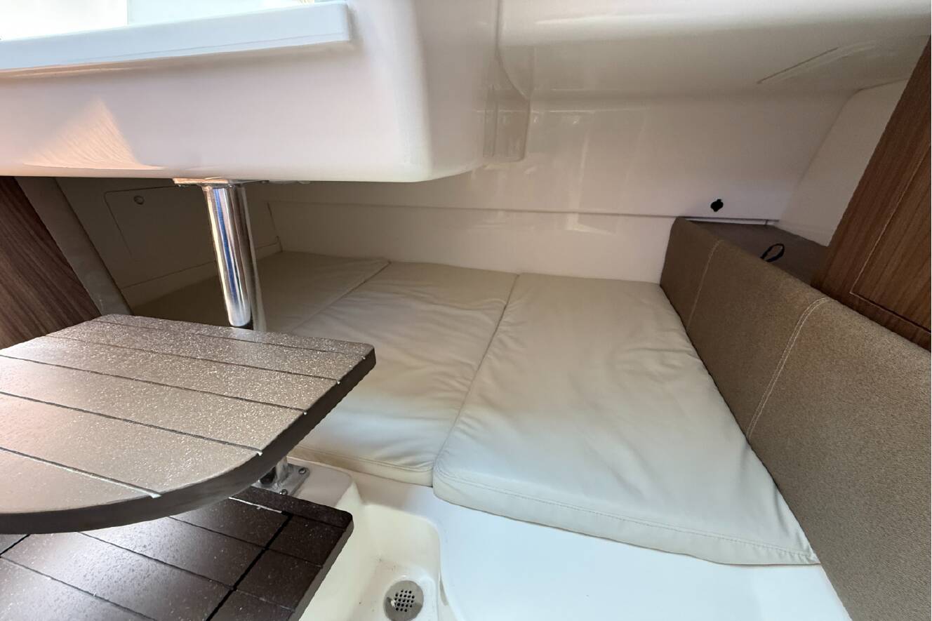 A photo of this 2026 Boston Whaler 285 Conquest