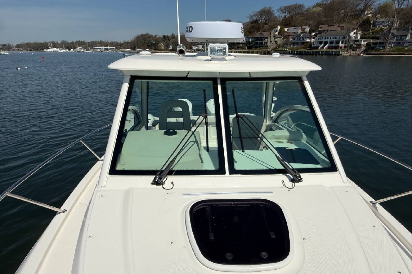 A photo of this 2026 Boston Whaler 285 Conquest