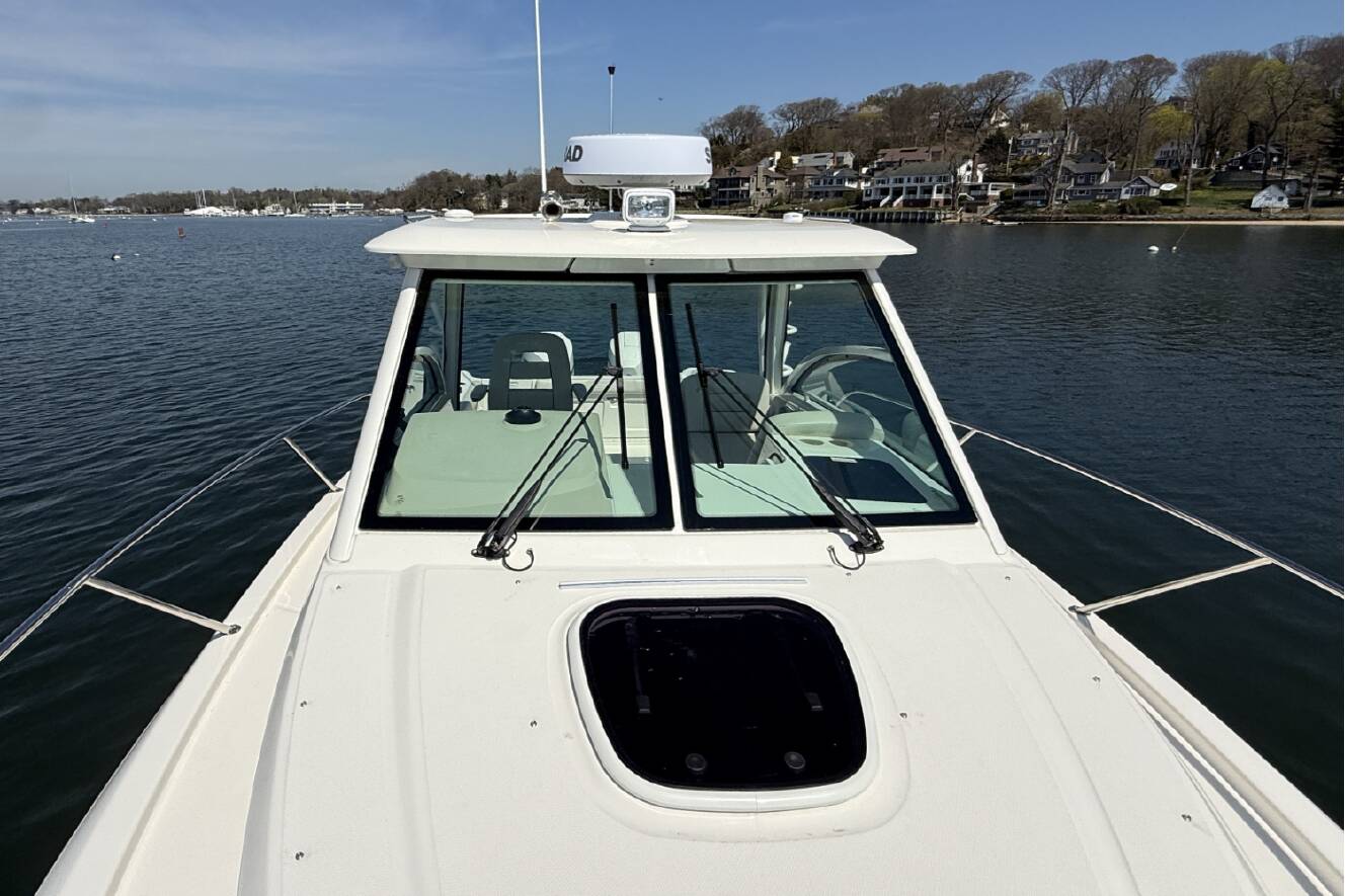 A photo of this 2026 Boston Whaler 285 Conquest