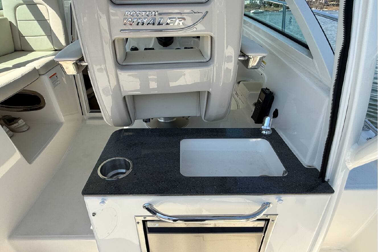 A photo of this 2026 Boston Whaler 285 Conquest