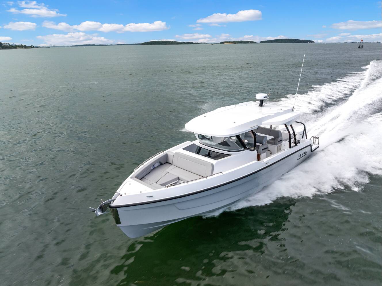 A photo of this 2026 Cruisers Yachts 38 VTR