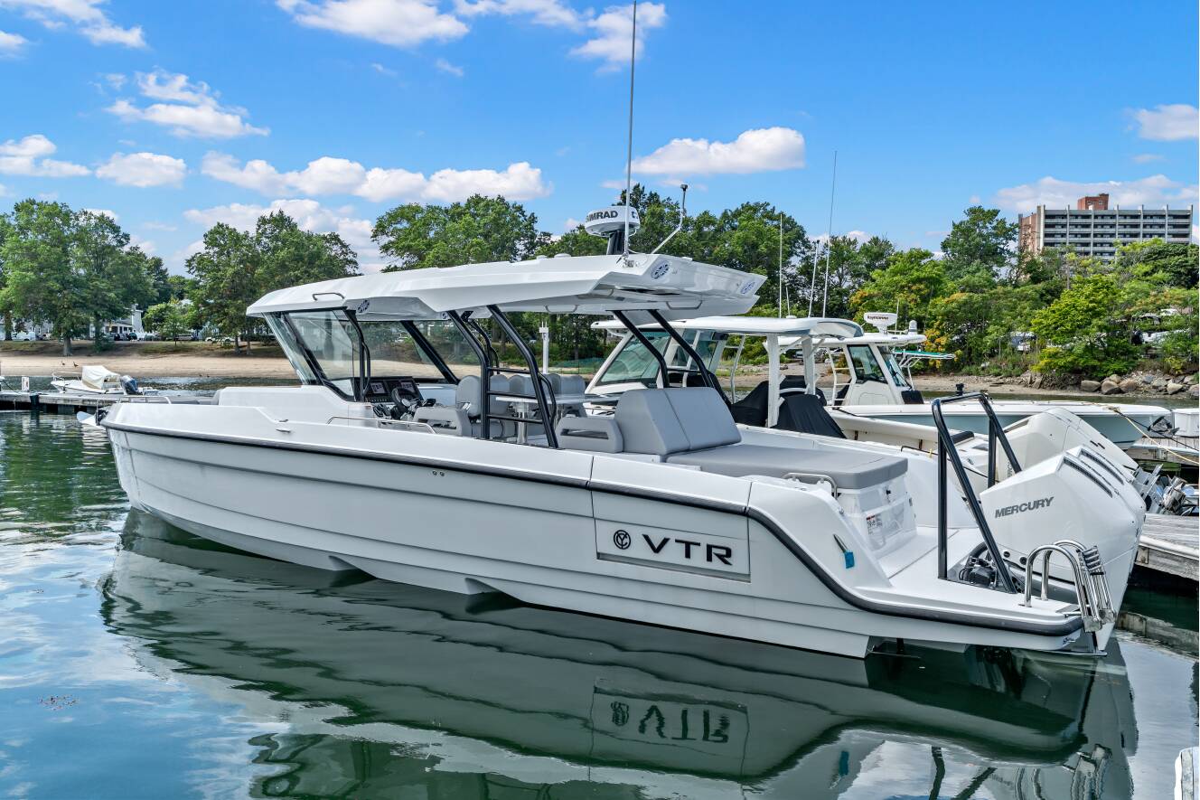 A photo of this 2026 Cruisers Yachts 38 VTR