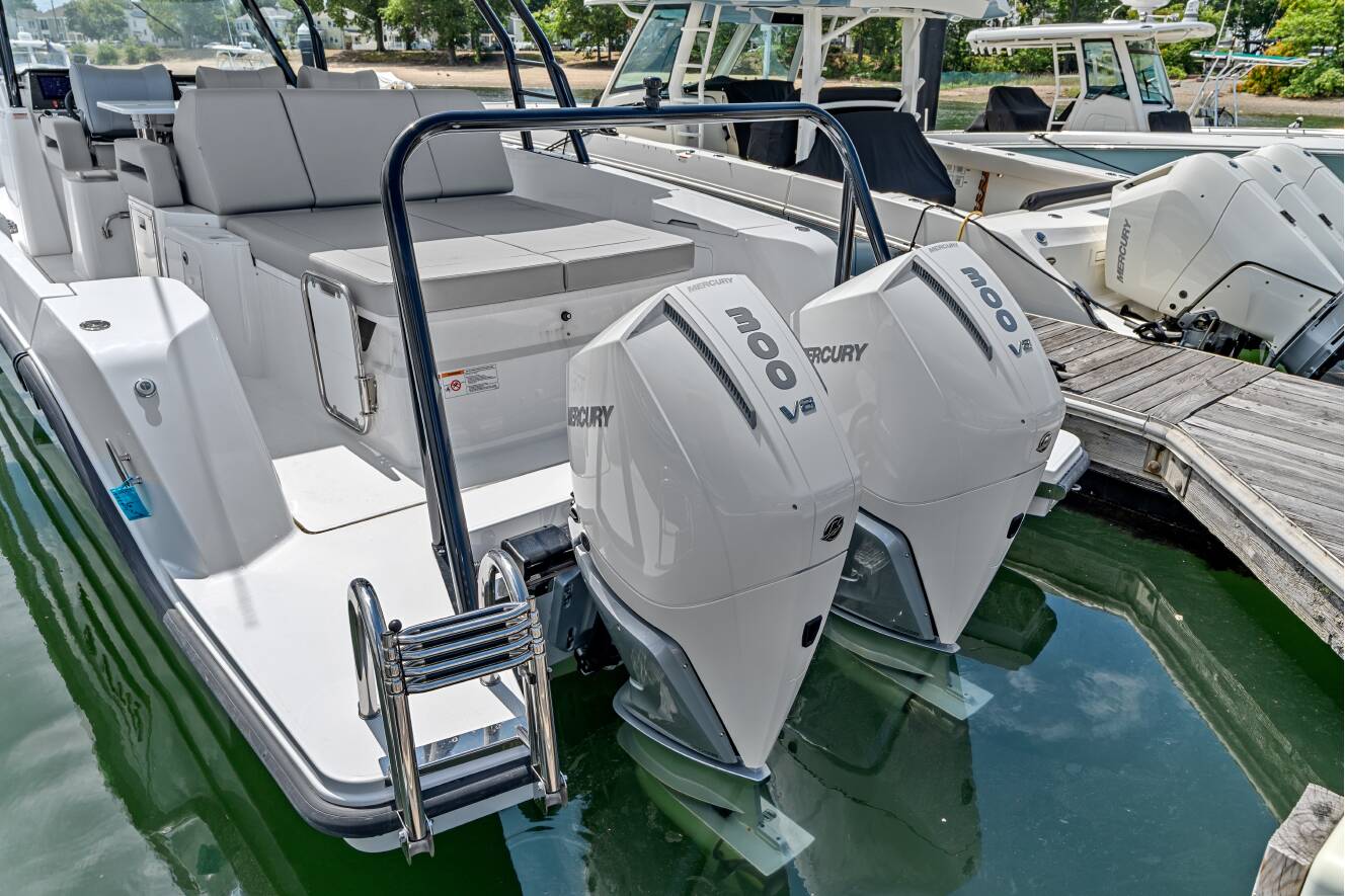 A photo of this 2026 Cruisers Yachts 38 VTR