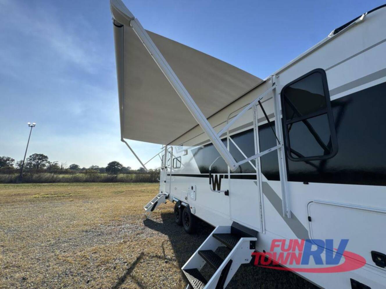 A photo of this 2026 Winnebago Thrive 25RLS