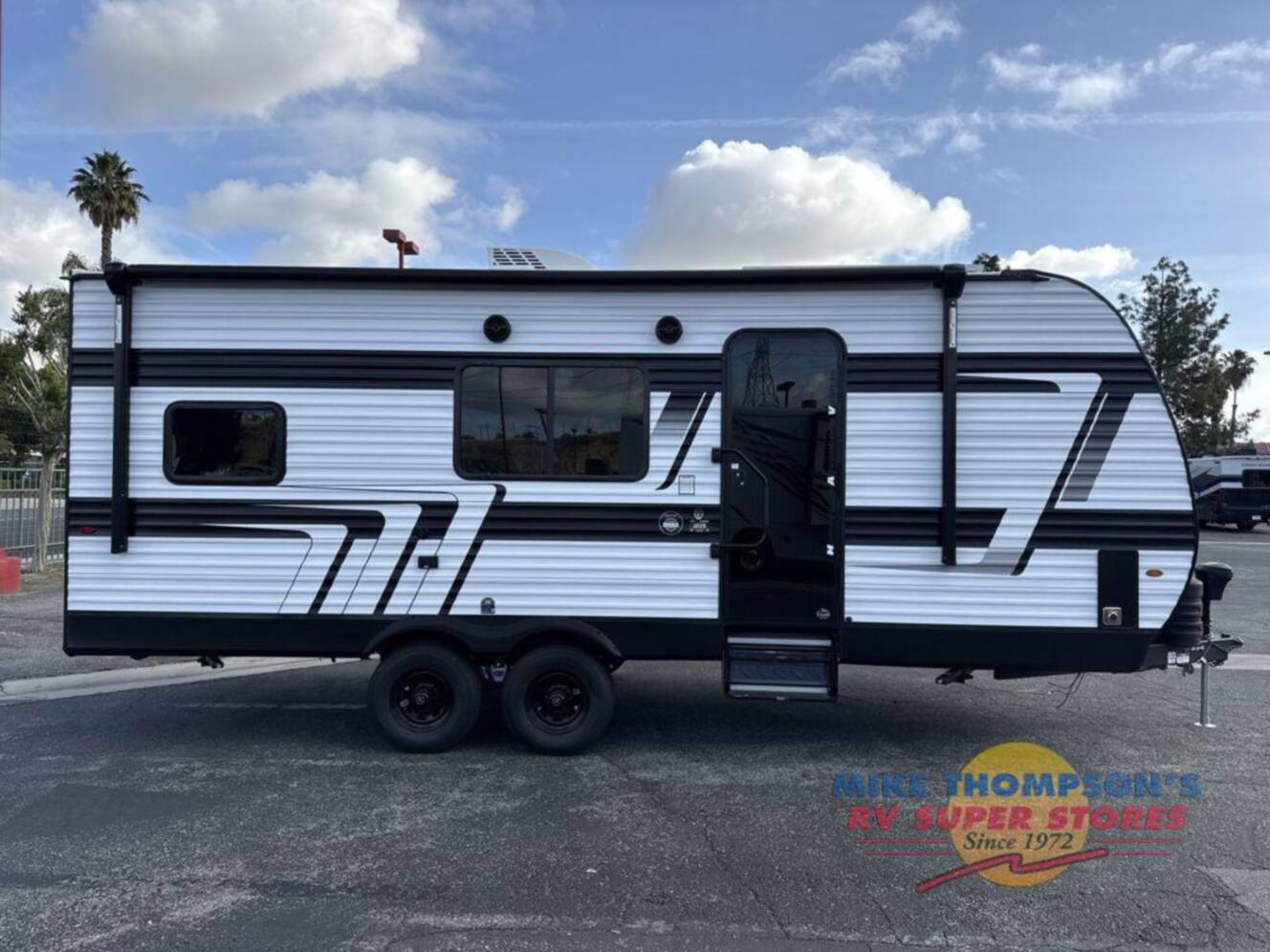 A photo of this 2026 Grand Design Momentum MAV 22MAV