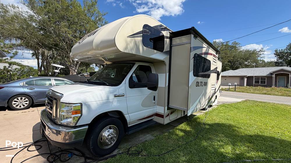 2019 Thor Motor Coach Outlaw 29J in summerfield FL