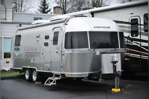 2020 Airstream Flying Cloud 25RB in danbury CT