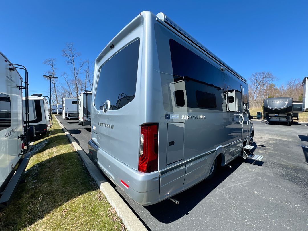 2026 Airstream Atlas Murphy Suite Tommy Bahama MURPHY SUITE TOMMY BAHAMA EDITION in latham NY