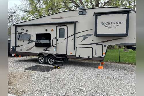 2014 Forest River ROCKWOOD SIGNATURE ULTRA LITE 8280WS in galveston IN