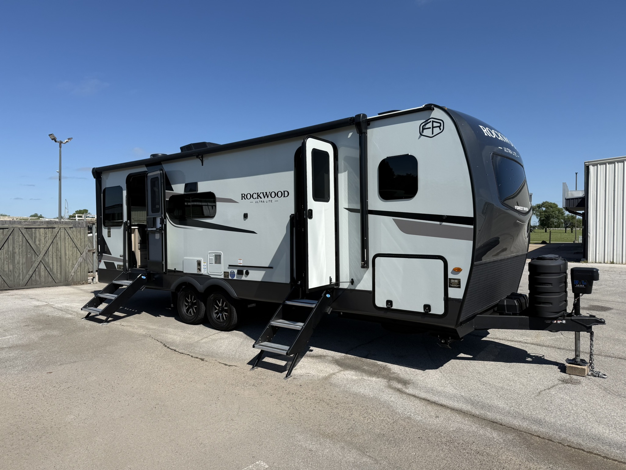 2026 Forest River ROCKWOOD ULTRA LITE PLATINUM 2911BS RV