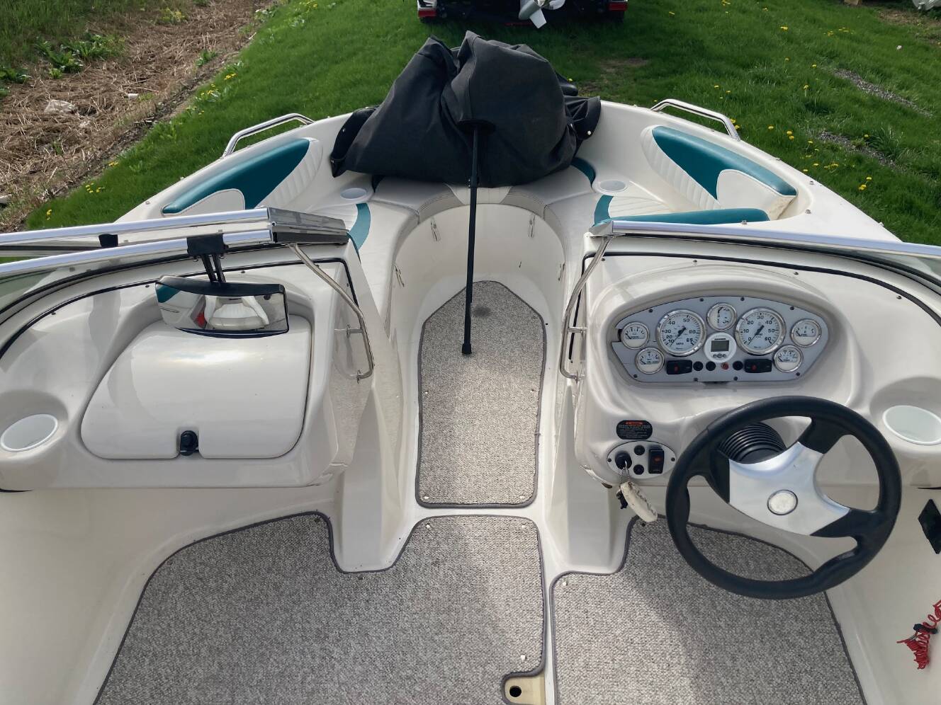 A photo of this 2006 Glastron SX195