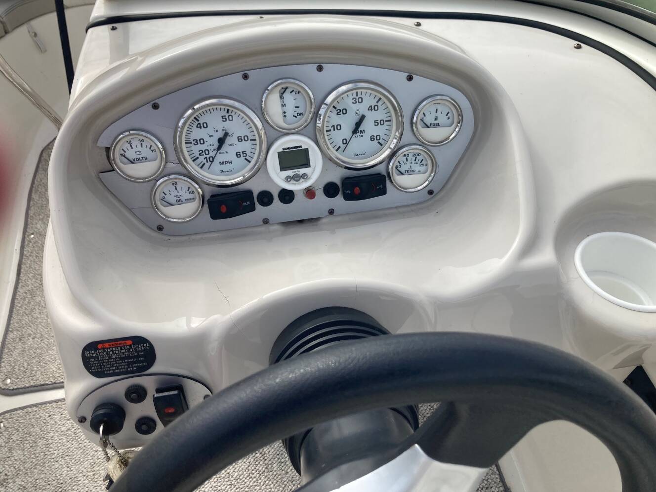A photo of this 2006 Glastron SX195