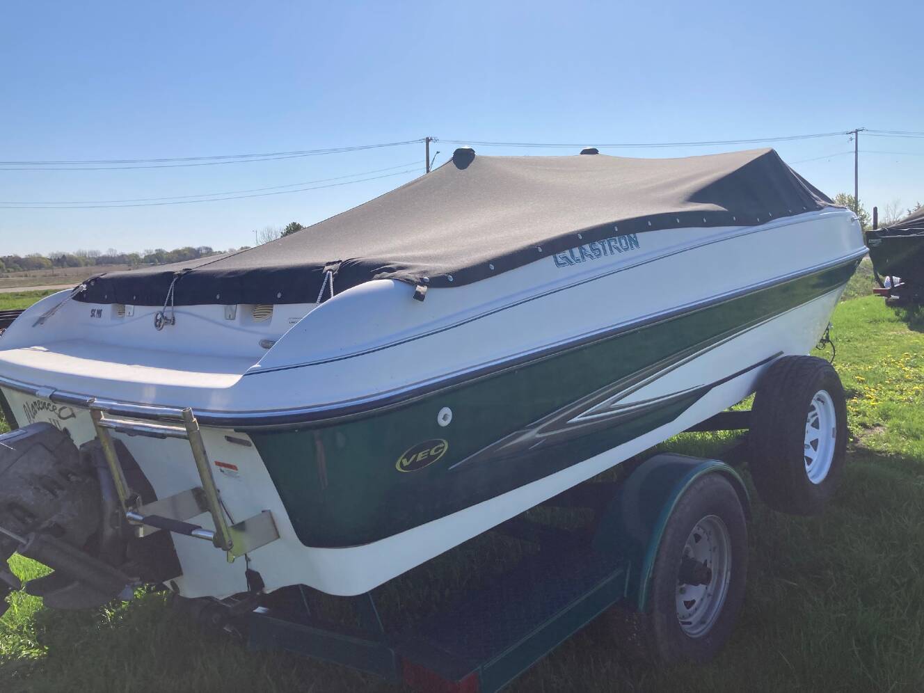 A photo of this 2006 Glastron SX195