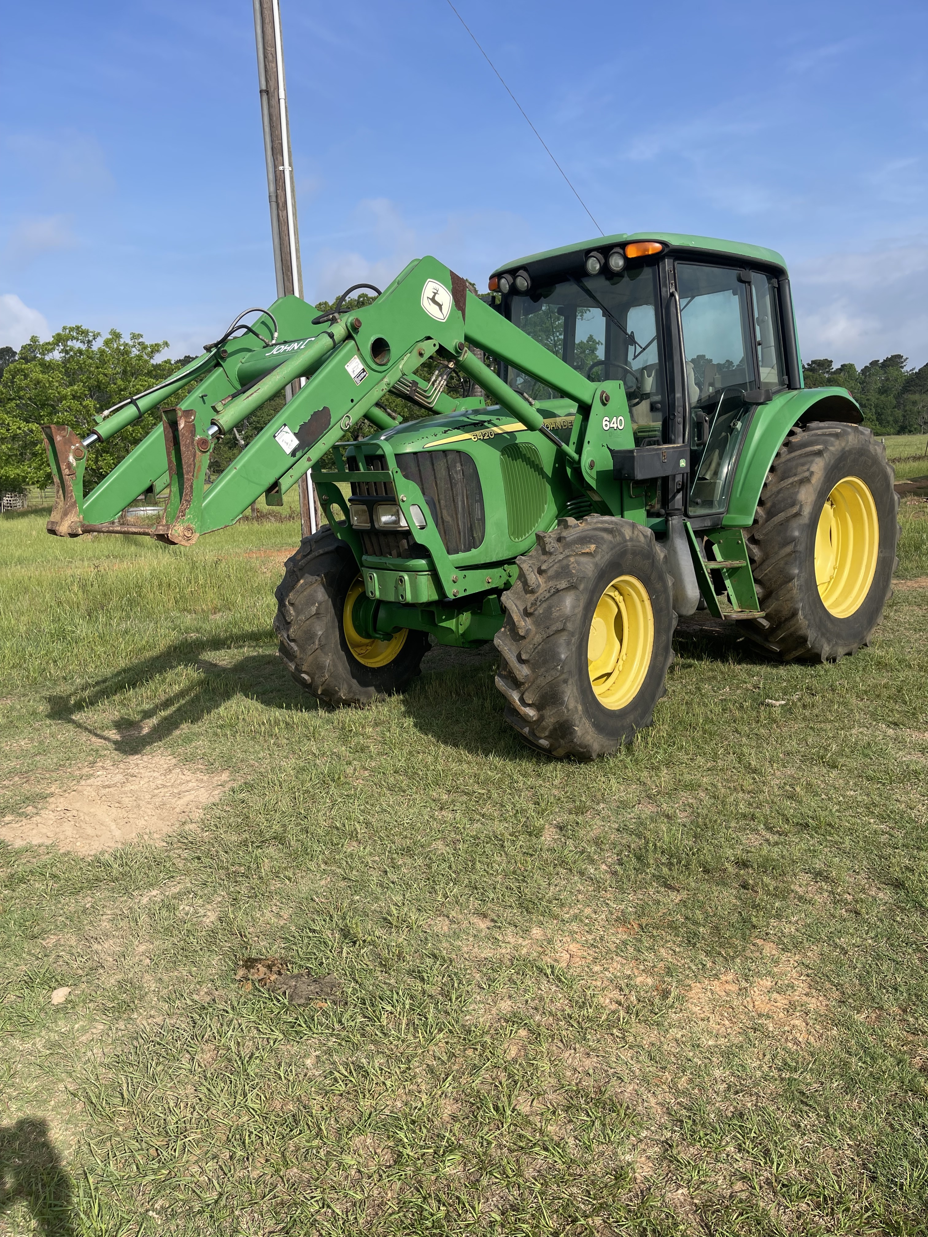 2004 JOHN DEERE 6420 4WD with 640 Loader in Nacogdoches, TX