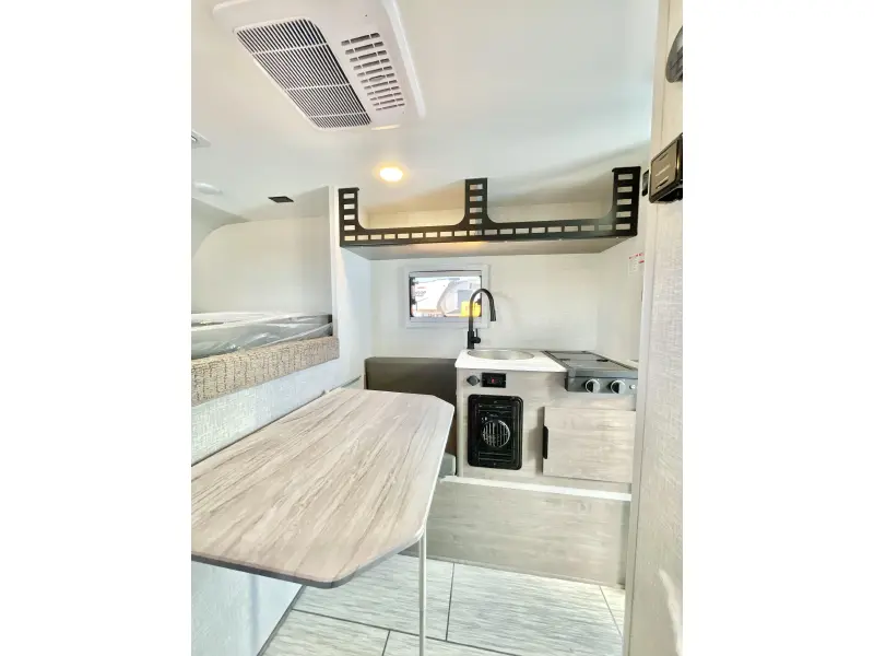 2026 Lance Squire SQ610