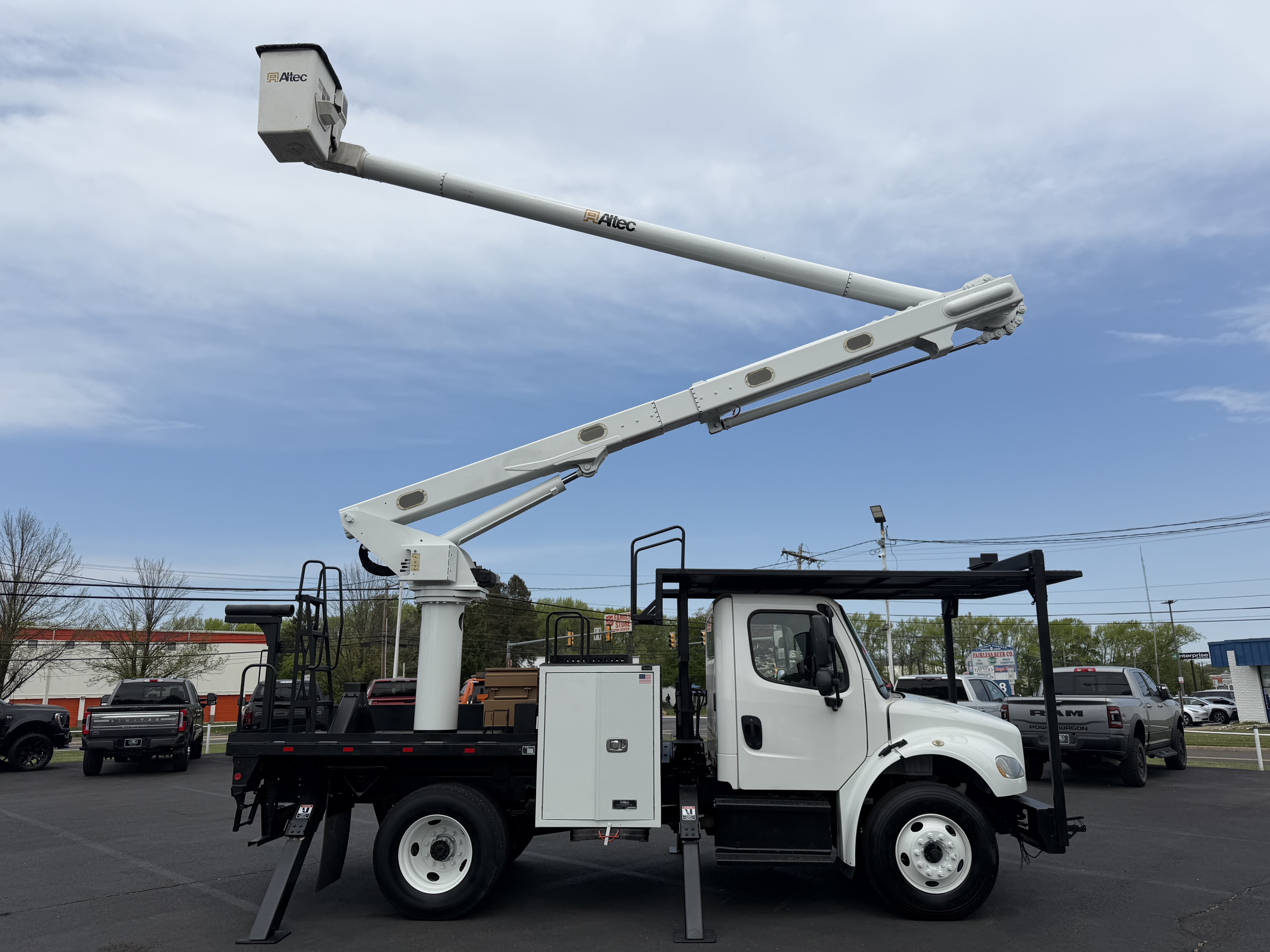 2019 FREIGHTLINER BUSINESS CLASS M2 106 in Fairless Hills, PA