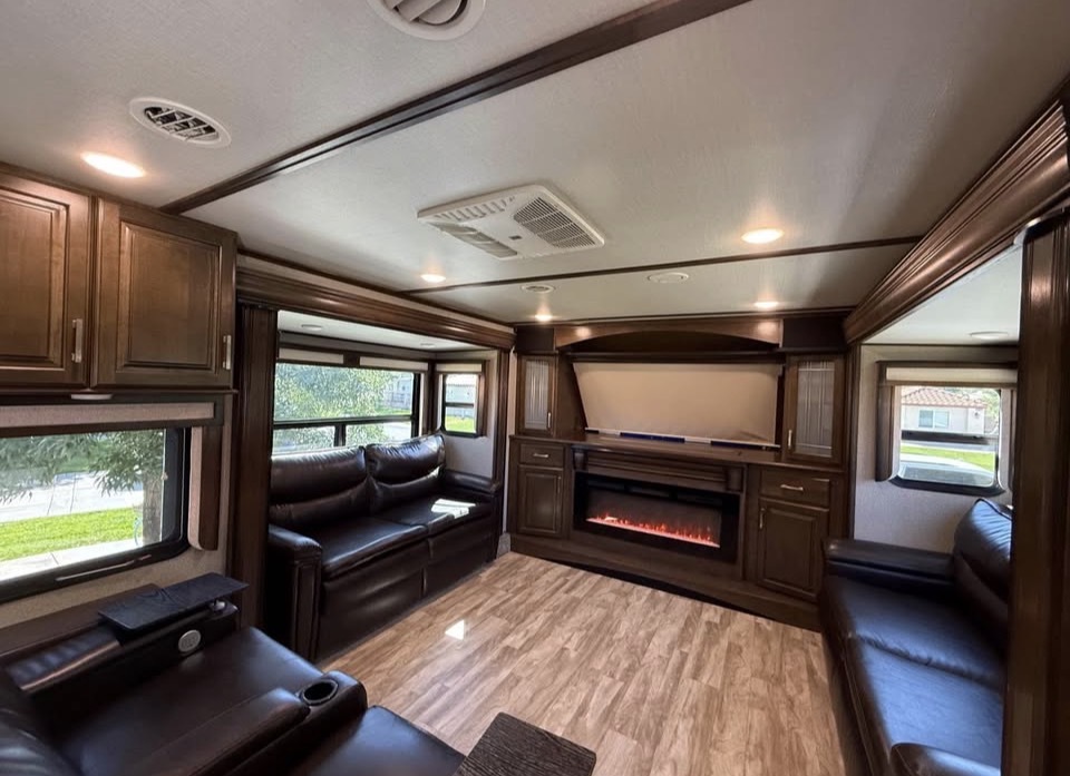 2020 Grand Design SOLITUDE 380FL in victorville CA