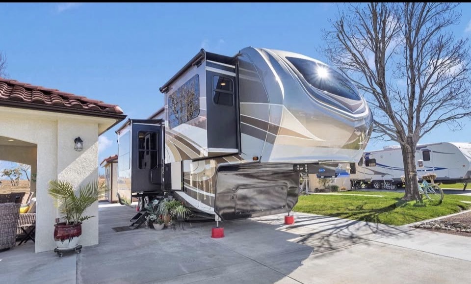 2020 Grand Design SOLITUDE 380FL RV