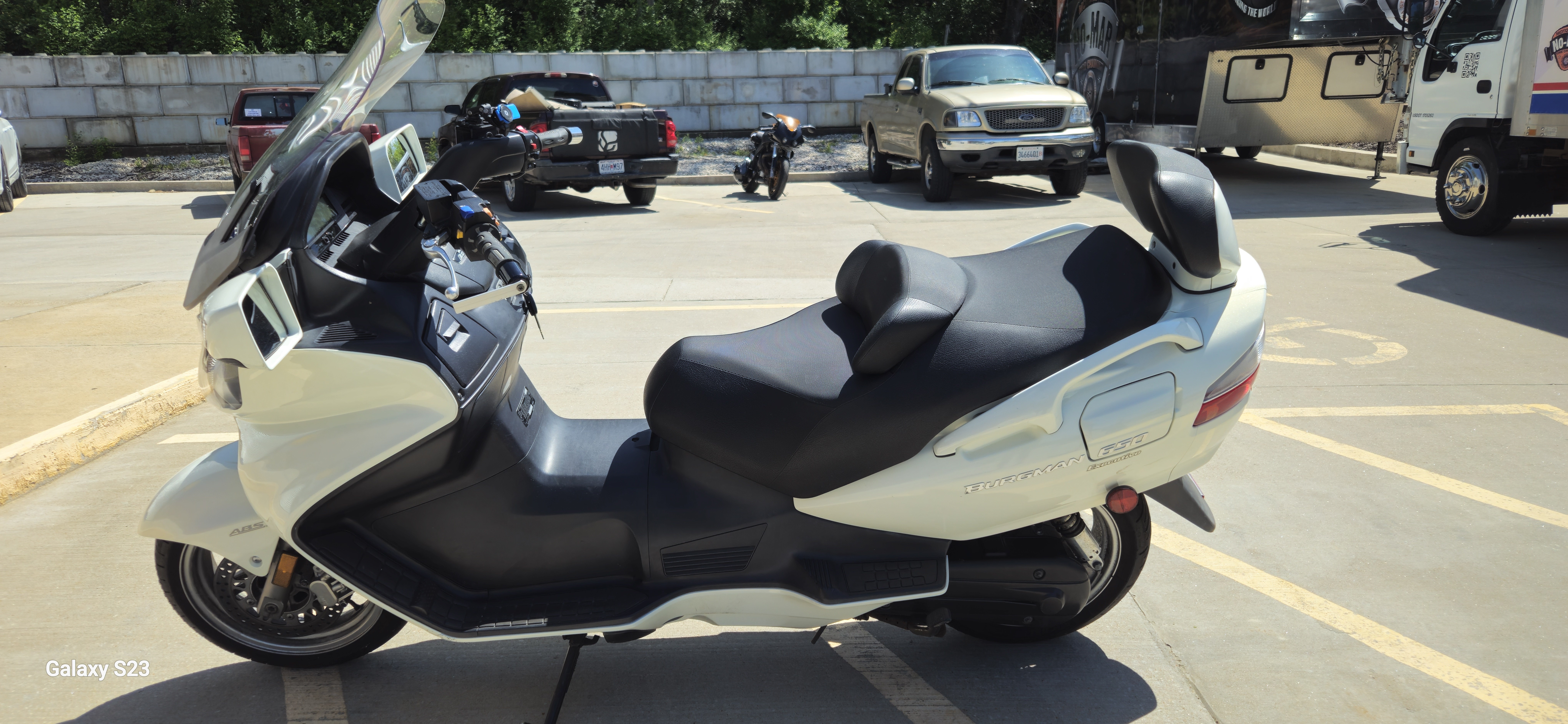 2011 Suzuki BURGMAN 650 ABS EXECUTIVE 650 ABS EXECUTIVE in Valley Park, MO