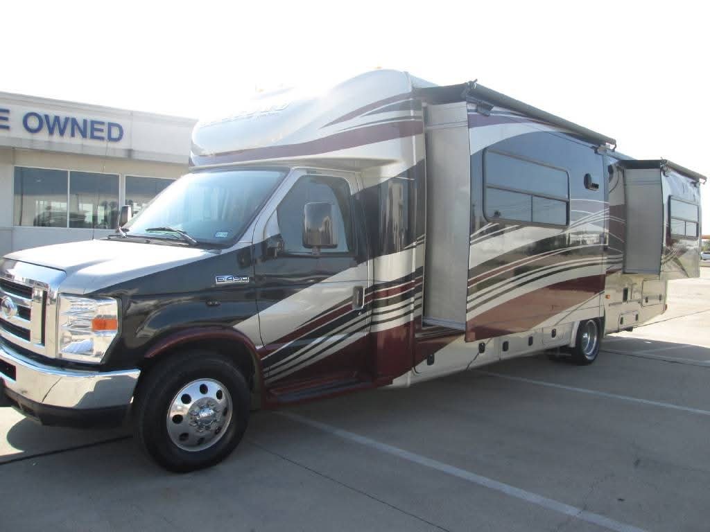 2014 Coachmen CONCORD 300TS in austin TX