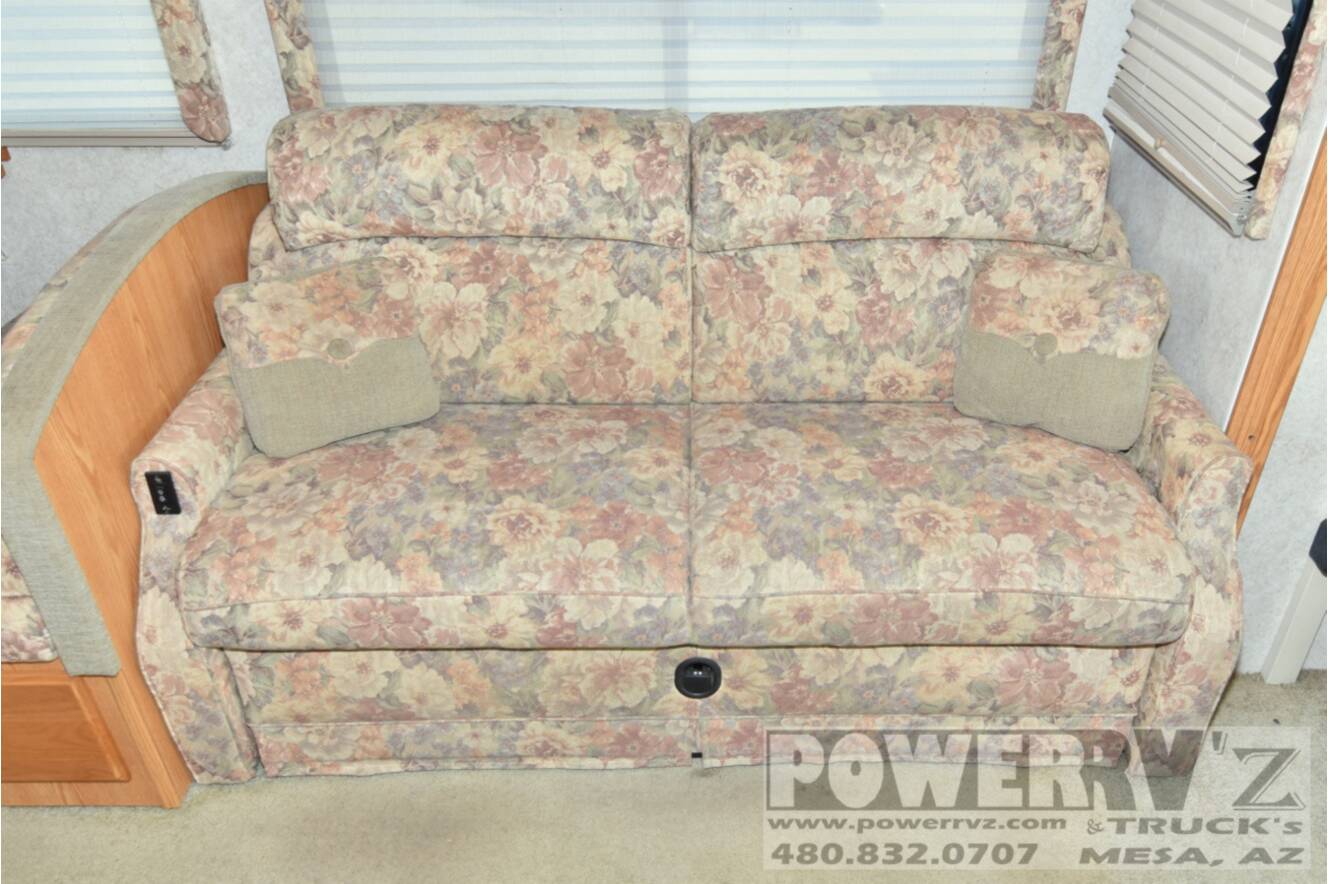 A photo of this 2001 Winnebago Adventurer 32V