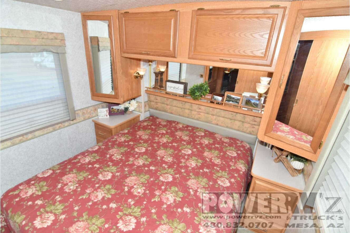 A photo of this 2001 Winnebago Adventurer 32V