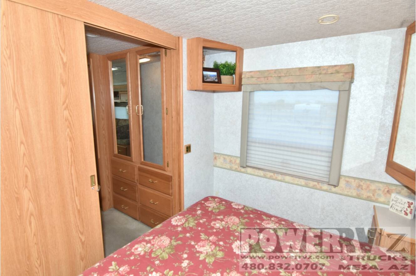 A photo of this 2001 Winnebago Adventurer 32V