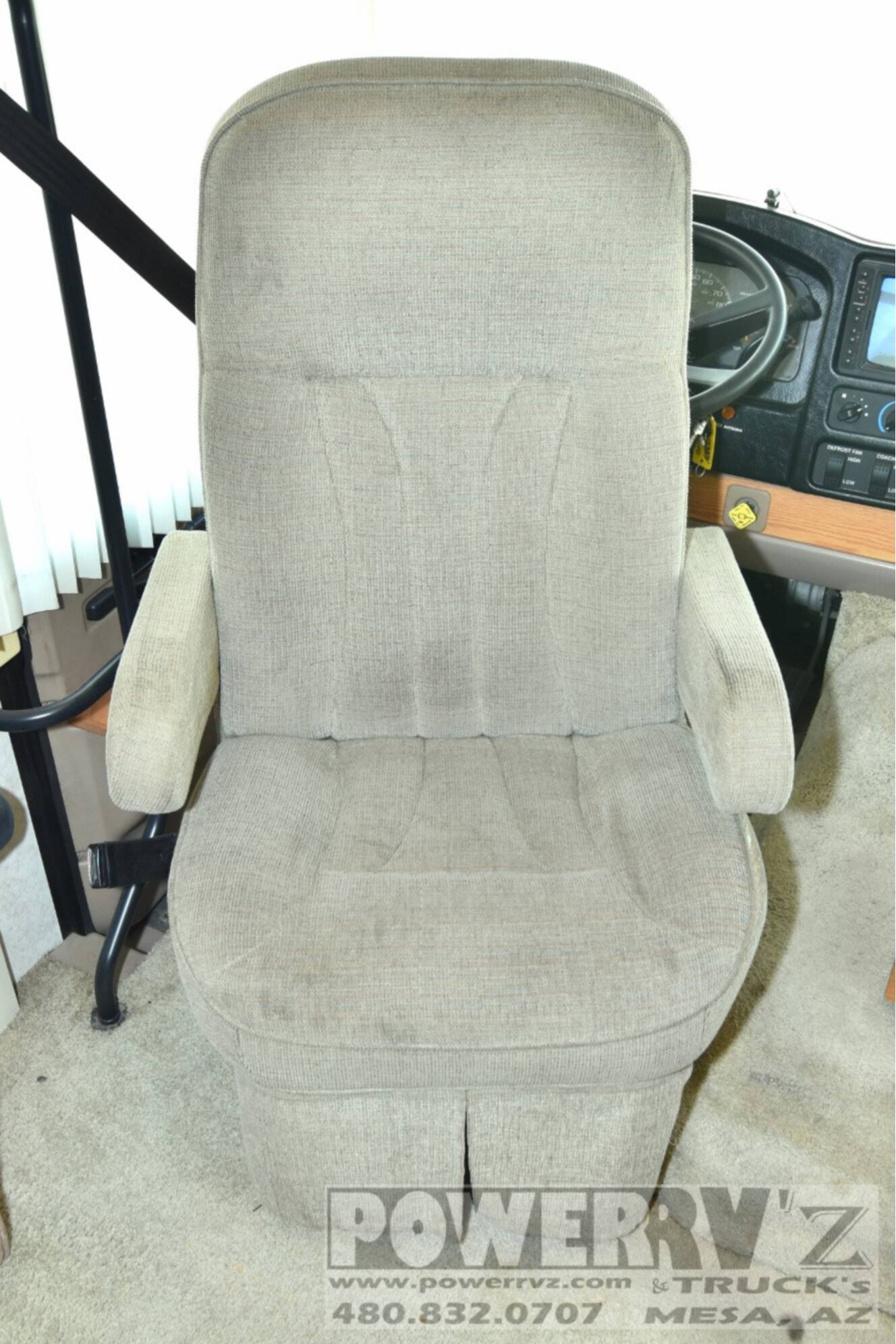 A photo of this 2001 Winnebago Adventurer 32V
