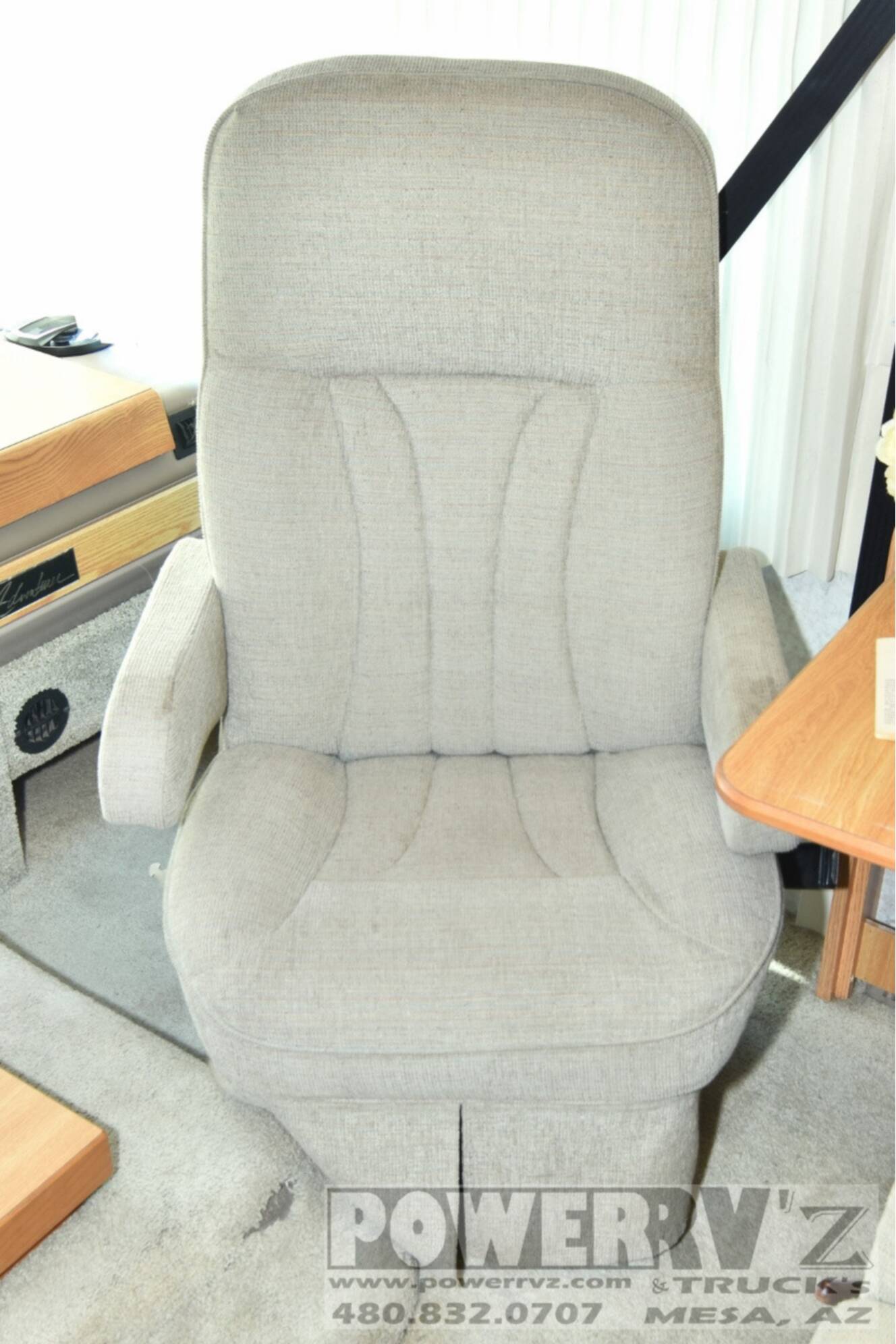 A photo of this 2001 Winnebago Adventurer 32V