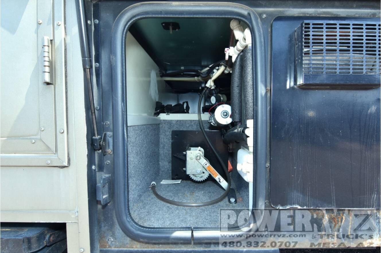A photo of this 2001 Winnebago Adventurer 32V