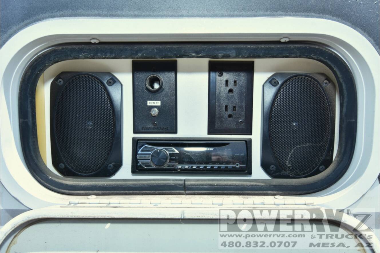 A photo of this 2001 Winnebago Adventurer 32V