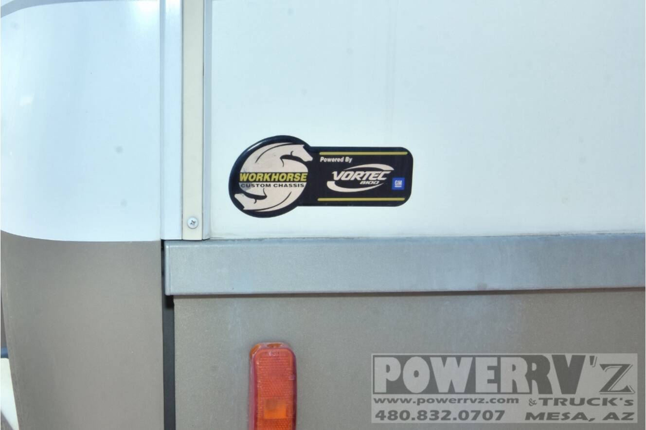 A photo of this 2001 Winnebago Adventurer 32V