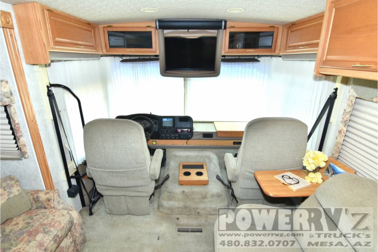 A photo of this 2001 Winnebago Adventurer 32V