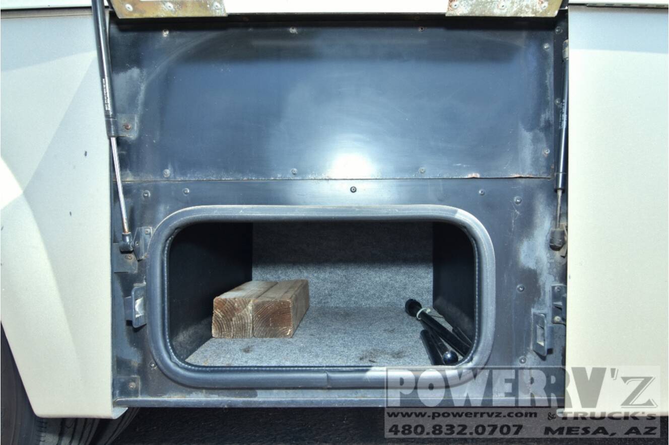 A photo of this 2001 Winnebago Adventurer 32V