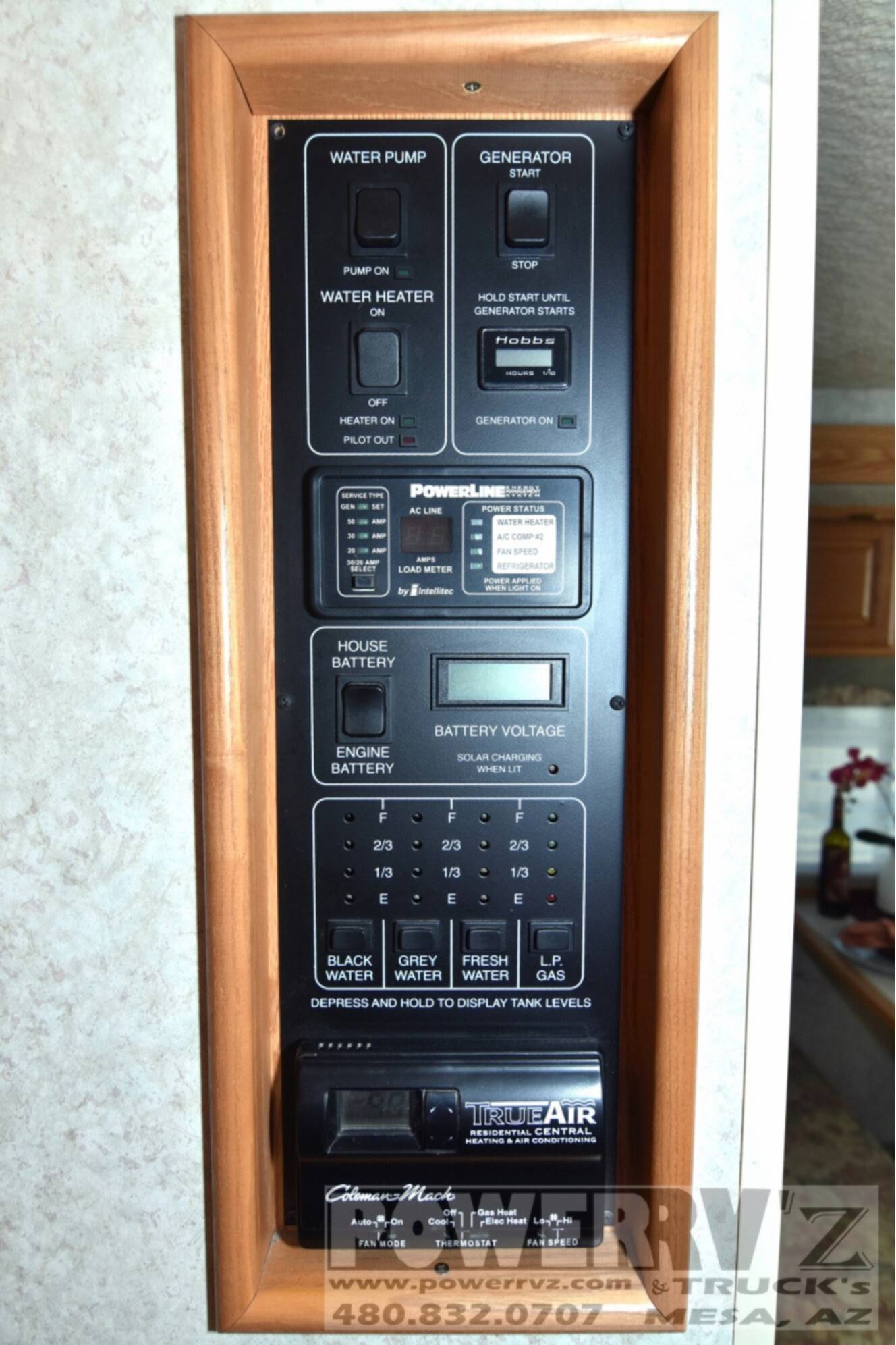 A photo of this 2001 Winnebago Adventurer 32V