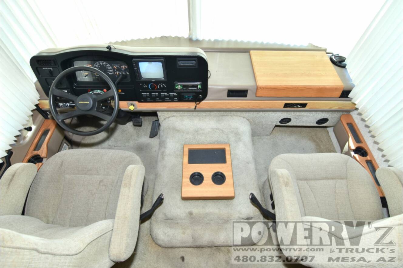 A photo of this 2001 Winnebago Adventurer 32V