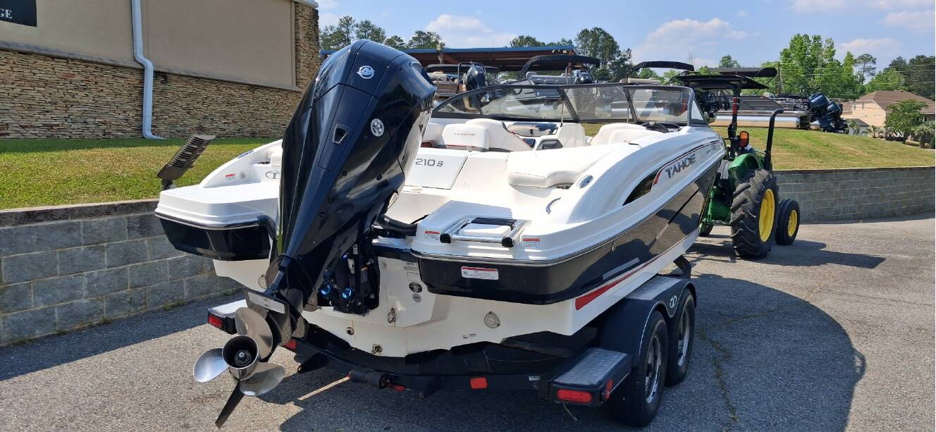 A photo of this 2022 Tahoe 210 S
