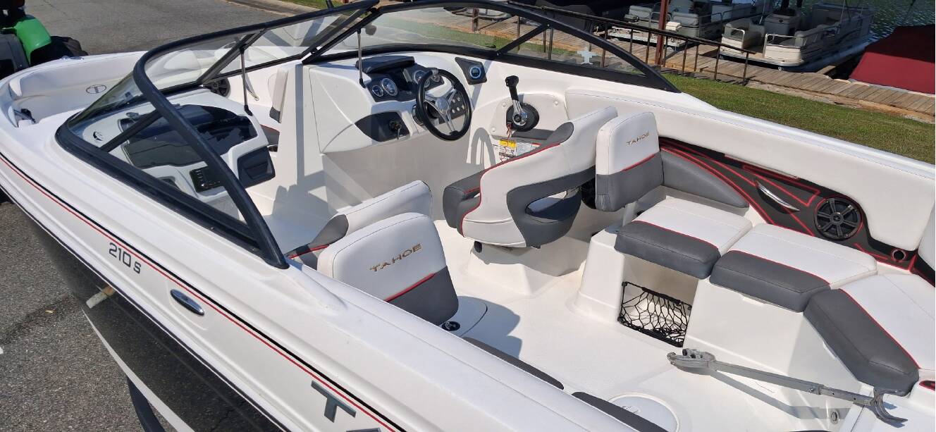 A photo of this 2022 Tahoe 210 S