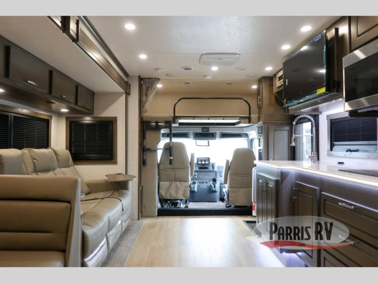 A photo of this 2026 Dynamax DX3 34KD