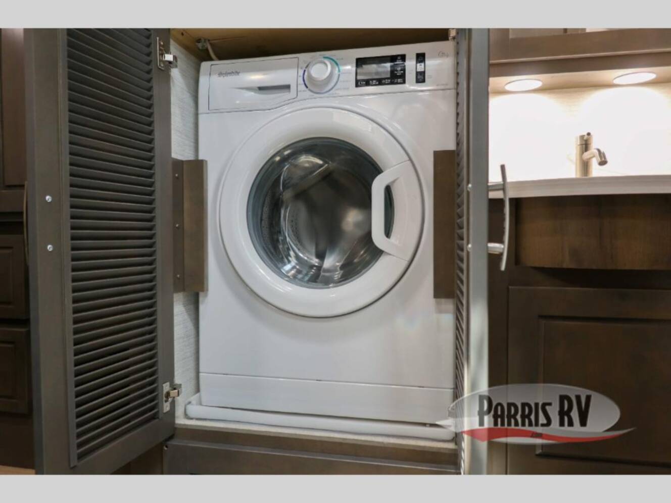 A photo of this 2026 Dynamax DX3 34KD